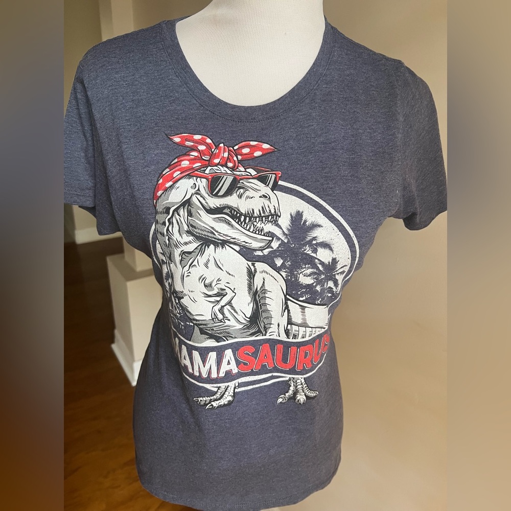 MamaSaurus Shirt! Worn once, perfect for day out with kids or birthday party!